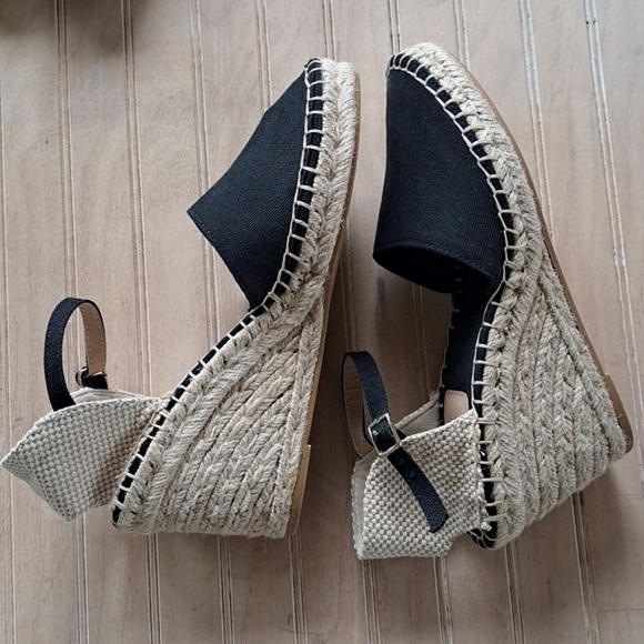 H&M Espadrilles Giselle Two Tone Canvas Slingback Closed Toe Heel Wedges Sandals - Picture 1 of 8